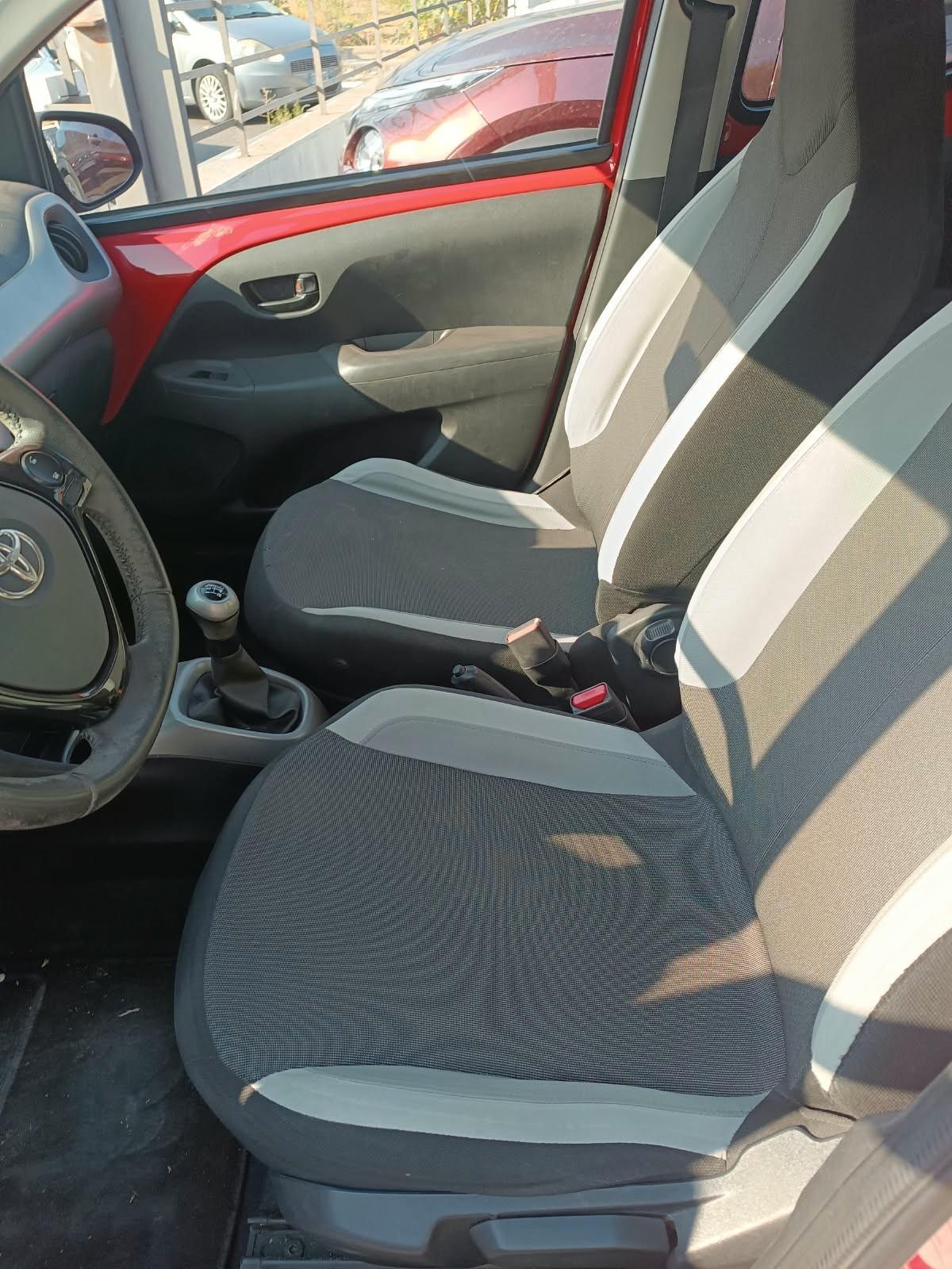 Toyota Aygo 1.0 VVT-i 69 CV 5 porte x-clusiv