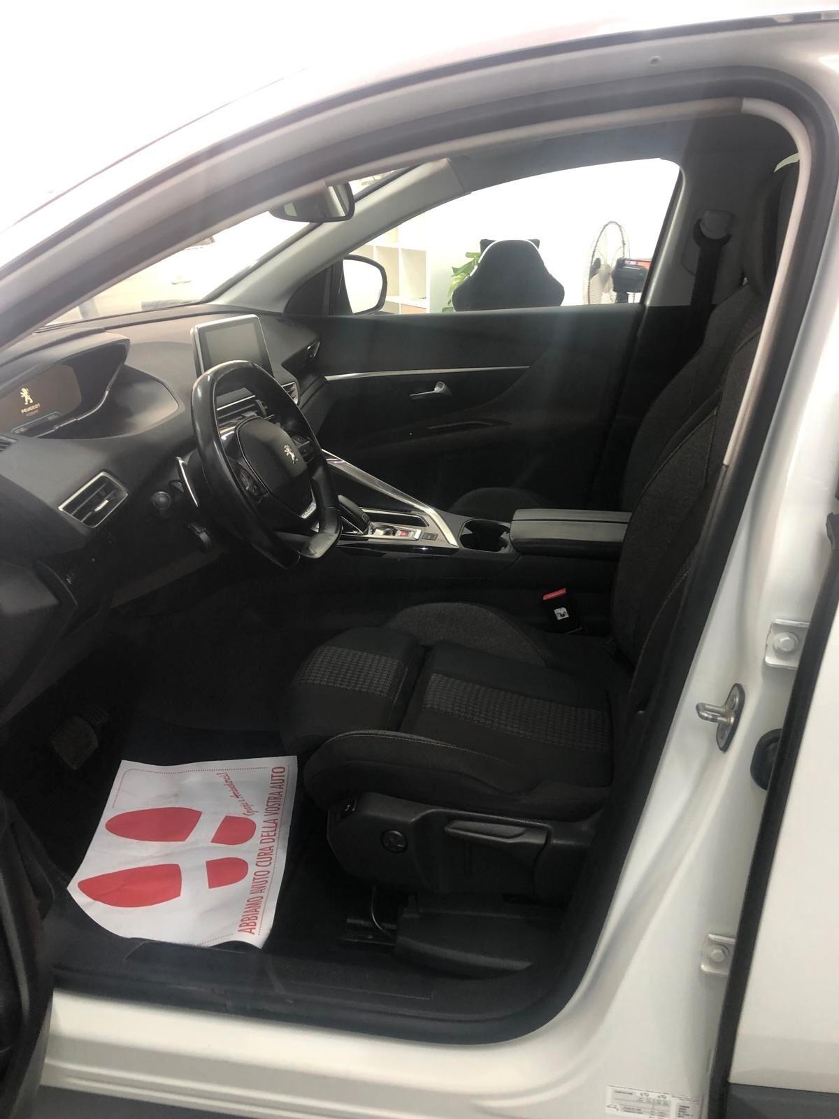 Peugeot 3008 BlueHDi 120 S&S EAT6 Business