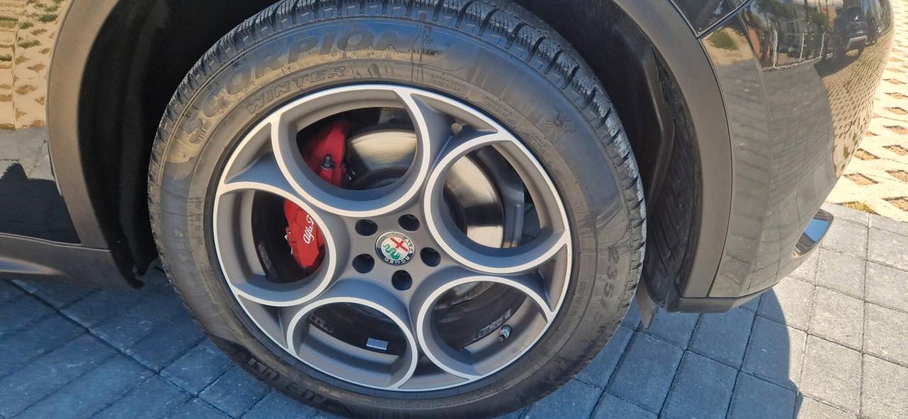 Alfa Romeo Stelvio 2.2 210 CV AT8 Q4 Executive 11/2019 ITALIANA