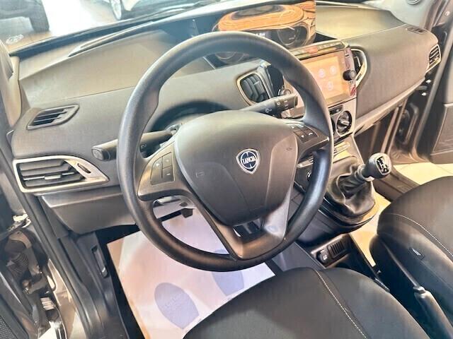 Lancia Ypsilon 1.0 FireFly 5 porte S&S Hybrid Ecochic Gold