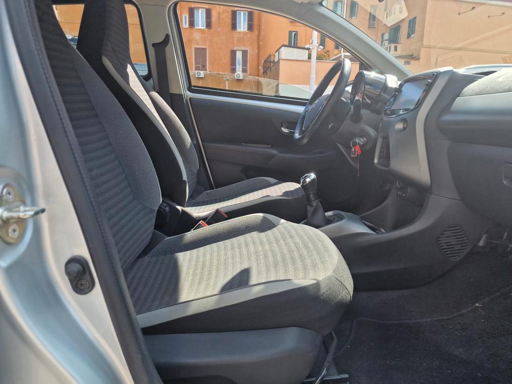 Toyota Aygo 5 Porte Aygo 5p 1.0 x-play 72cv km 21000