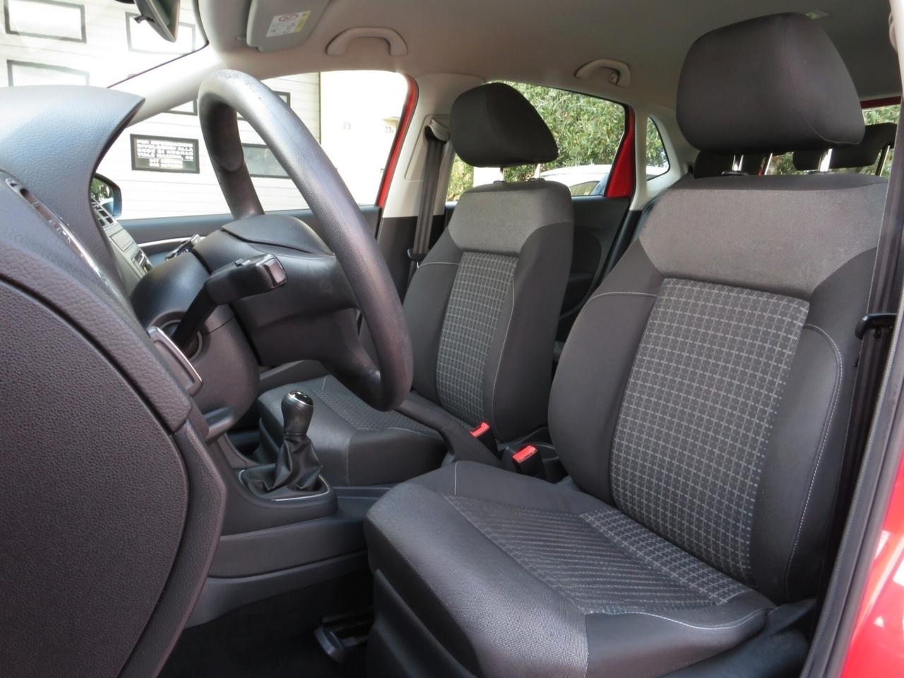 Volkswagen Polo 5p 1.0 Comfortline 75cv. sensori ant/post-bluetooth