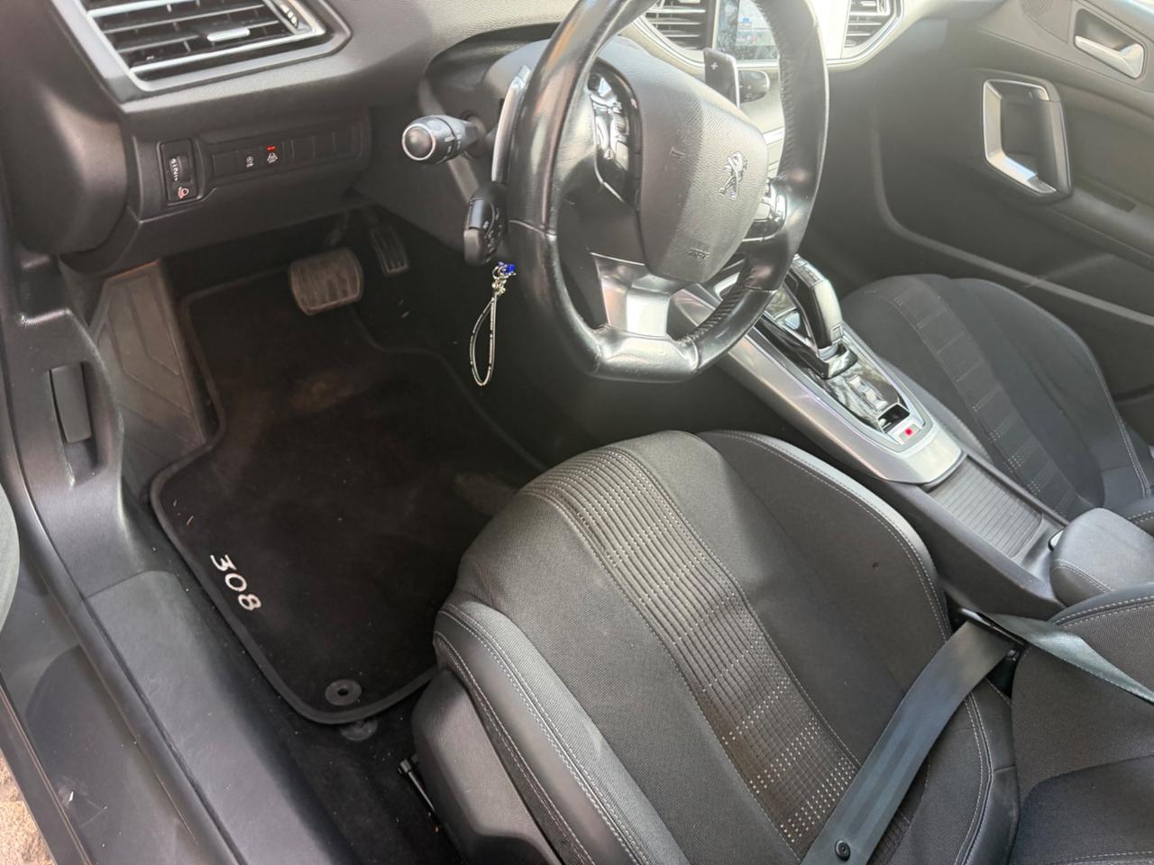 Peugeot 308 BlueHDi 130 S&S SW Allure