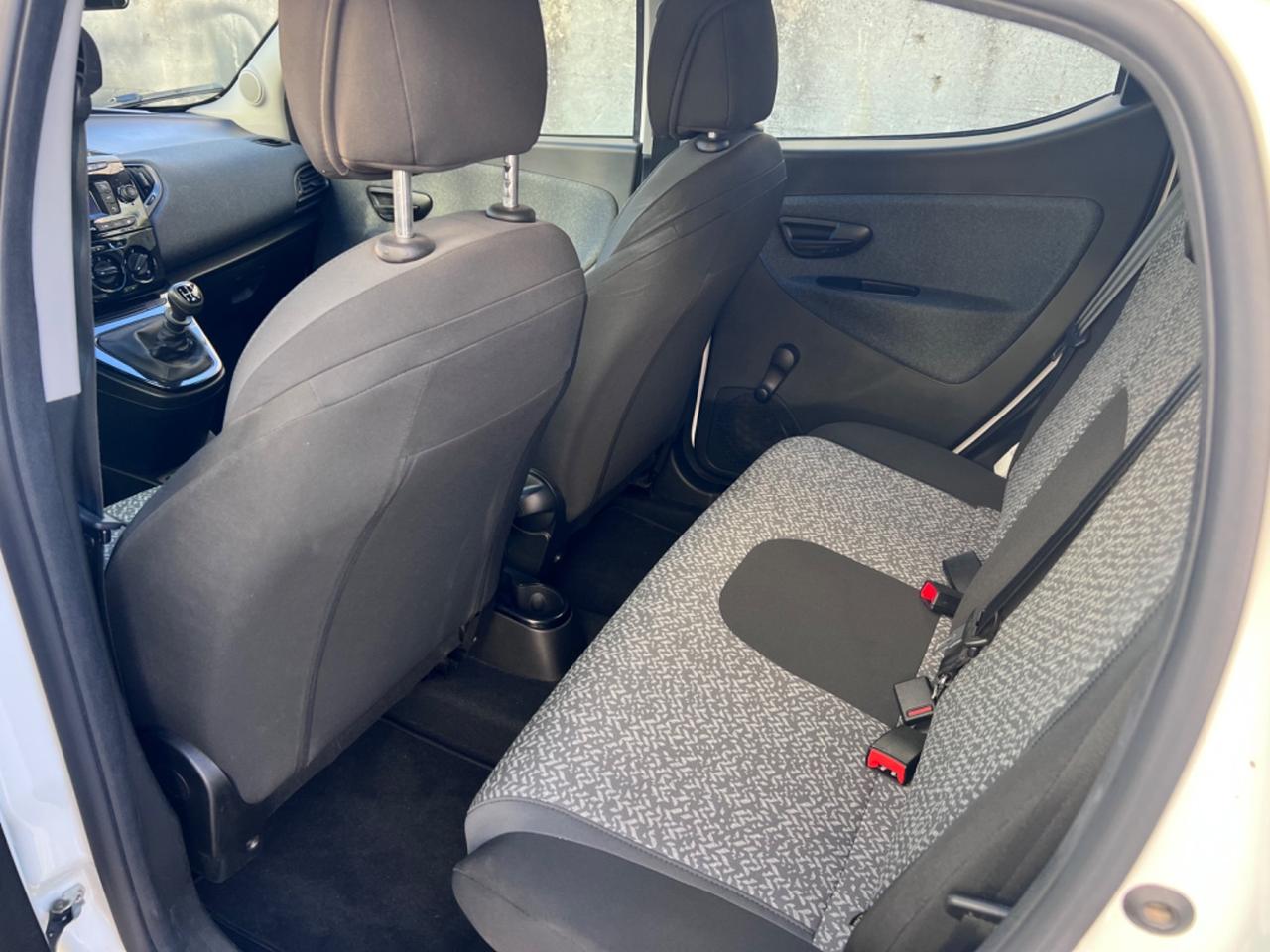 Lancia Ypsilon 1.2 69 CV 5 porte Gold GPL Di Serie