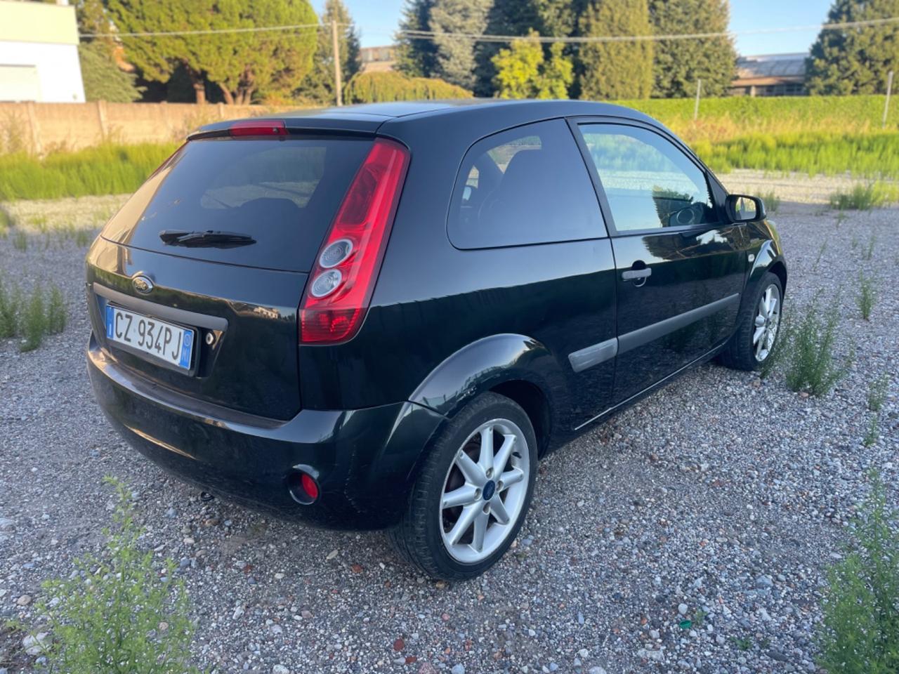 Ford Fiesta 1.4 16V 3p. Ghia