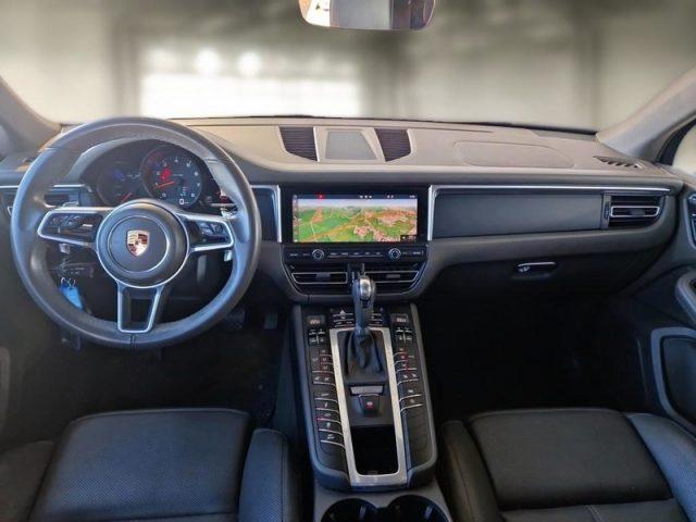 PORSCHE Macan 2.0