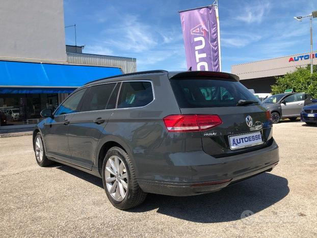 VOLKSWAGEN Passat Variant 1.6 TDI SCR DSG Busine