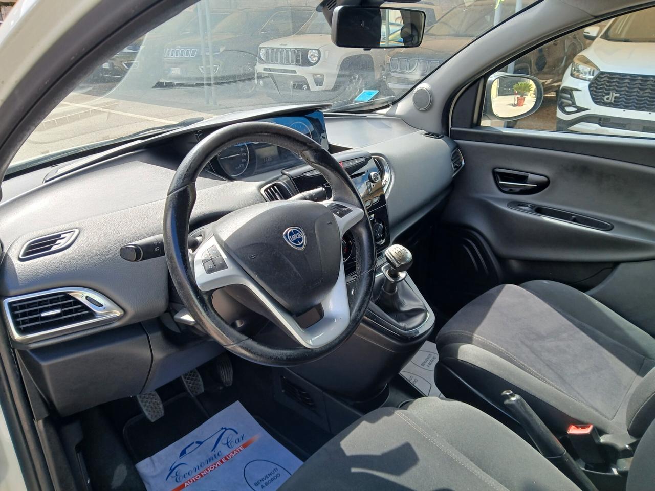 Lancia Ypsilon 0.9 TwinAir 85 CV 5 porte Metano Ecochic Gold