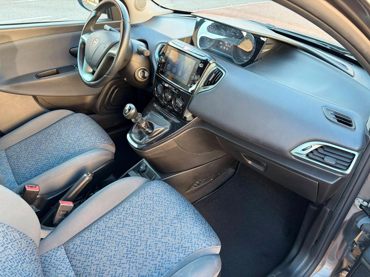 LANCIA YPSILON HYBRID GOLD PLUS