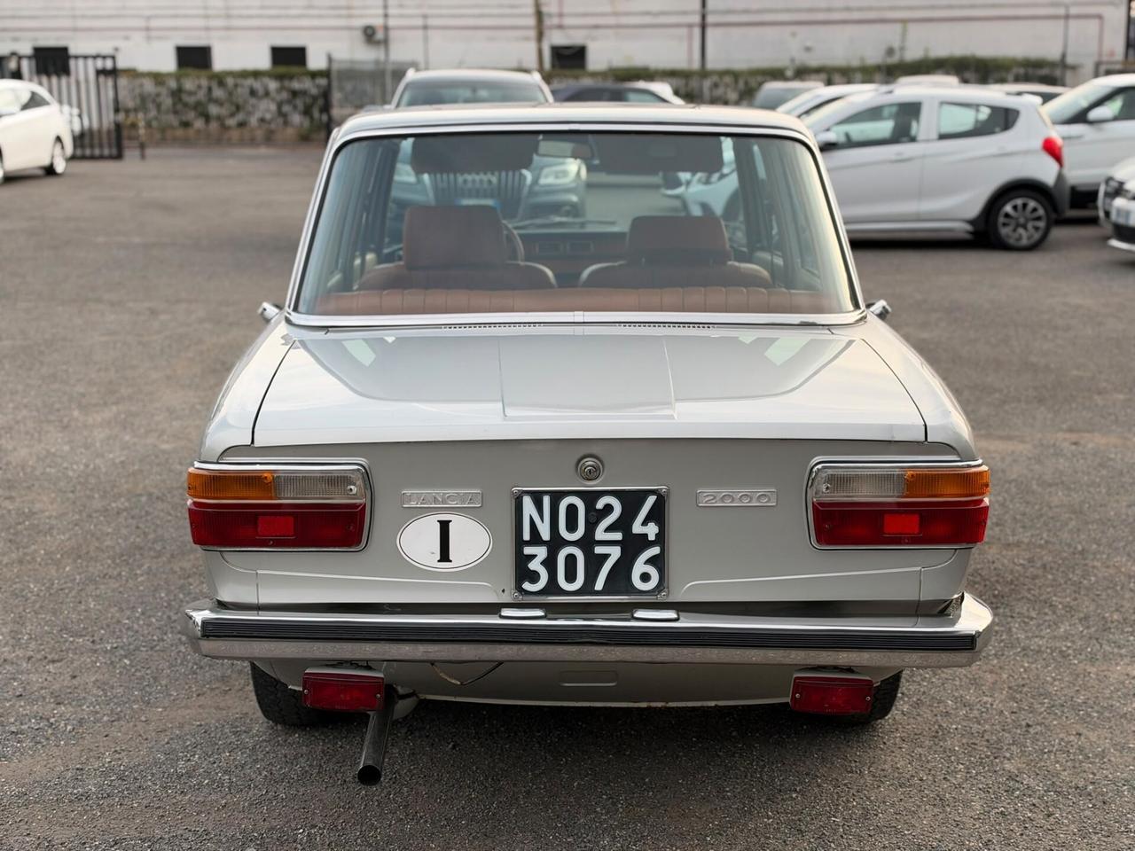 Lancia 820 2000