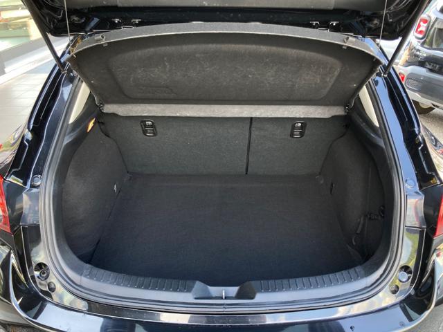 MAZDA 3 1.5 Skyactiv-D Exceed AUTOMATICA