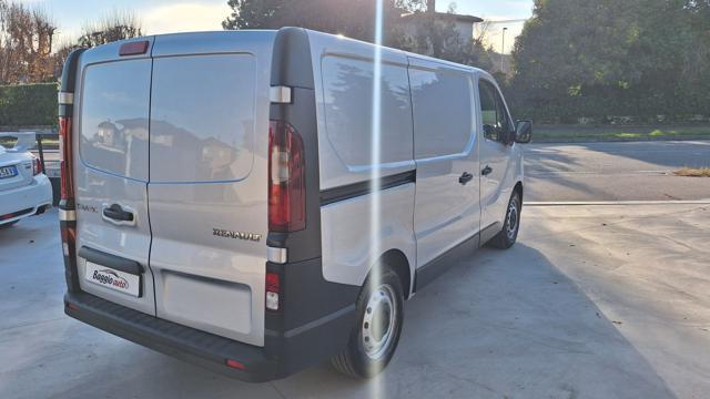 RENAULT Trafic T27 2.0 dCi 120CV PC-TN-DC Furgone Ice N°GG735