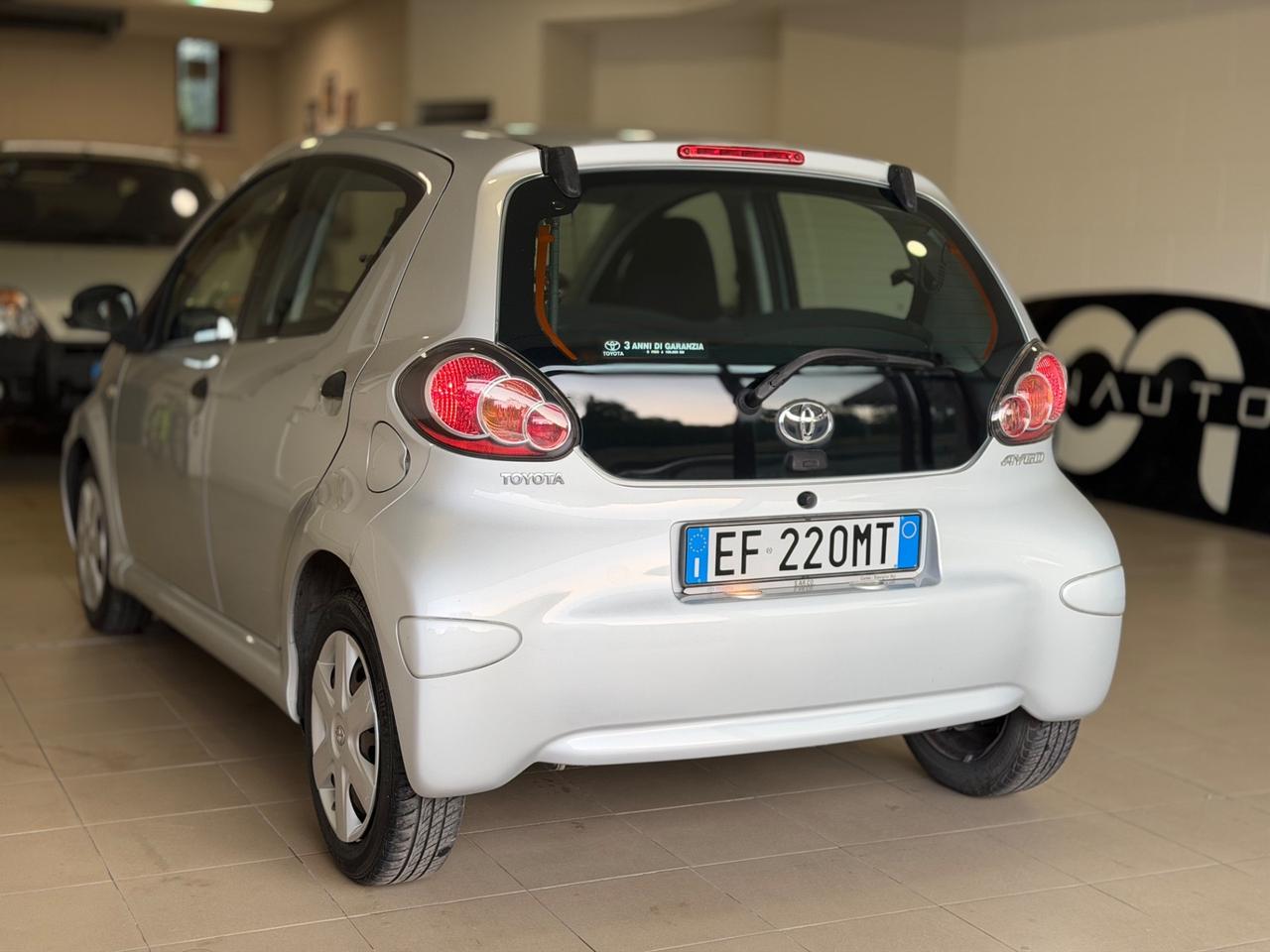 Toyota Aygo 1.0 12V VVT-i 5 porte Now Connect