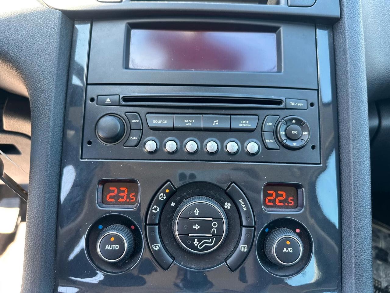 Peugeot 5008 1.6 HDi 112CV Tecno