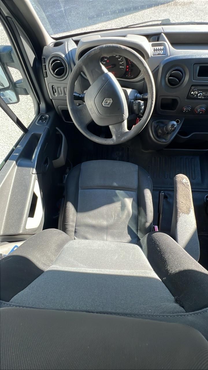 Minibus 9 posti Renault Master Trasporto Disabili