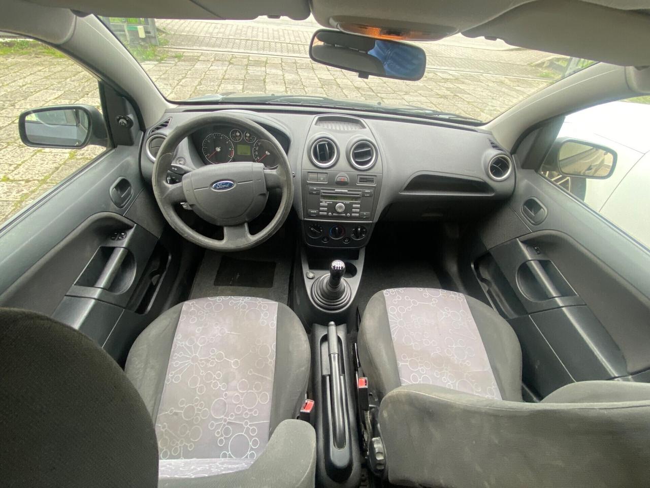 Ford Fiesta 1.2 16V 5p. Neopatentati
