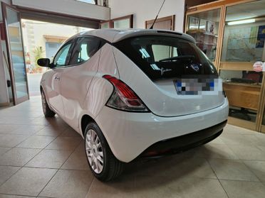 Lancia Ypsilon 1.2 69 CV 5 porte Silver