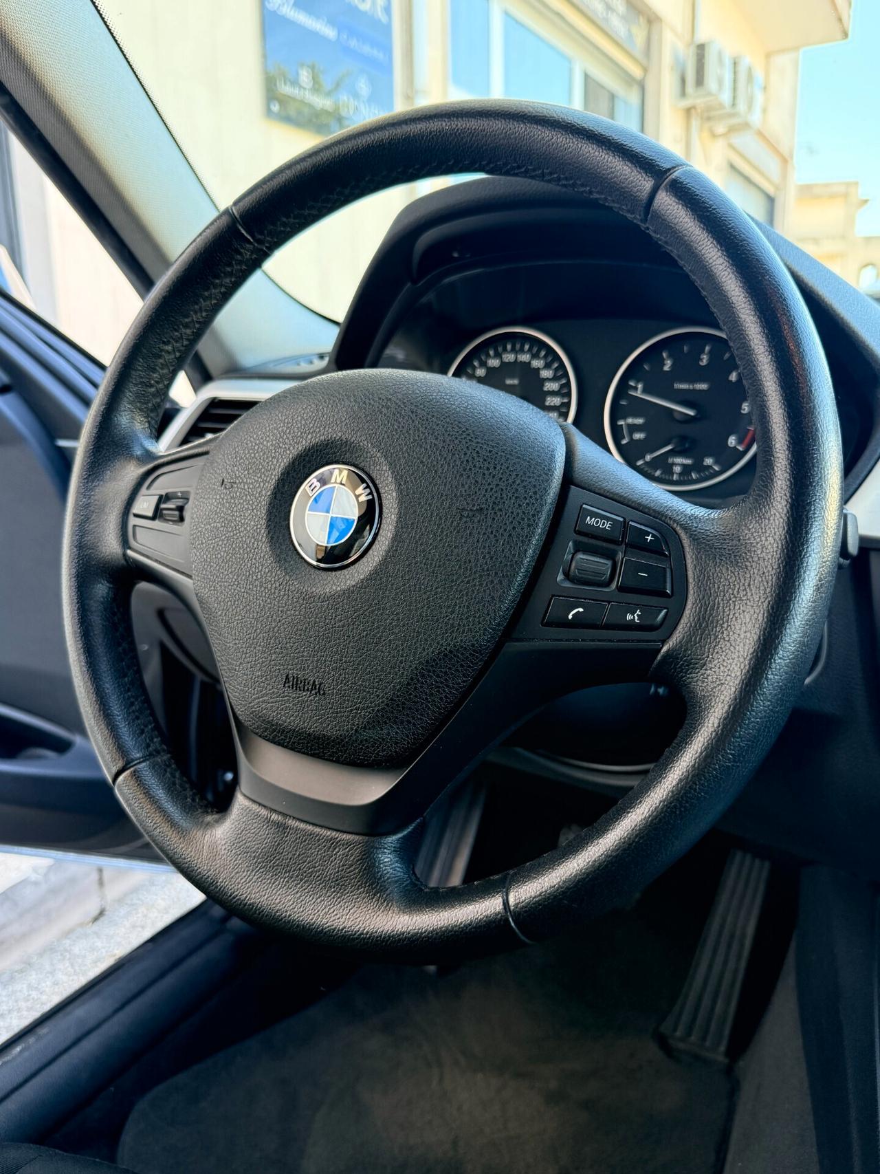 Bmw 320 d Touring Business auto NAVI,LED,BLUETOOTH,ANDROID AUTO,SENSORI DI PACHEGGIO,KM CERTIFICATI!