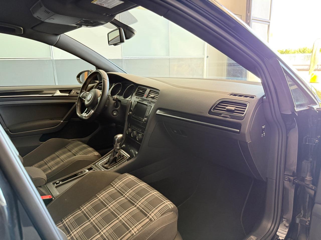 Volkswagen Golf GTD 2.0 TDI DSG