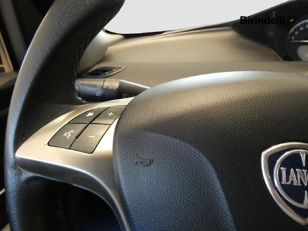 LANCIA Ypsilon 3ª serie - Ypsilon 1.2 69 CV 5 porte Gold