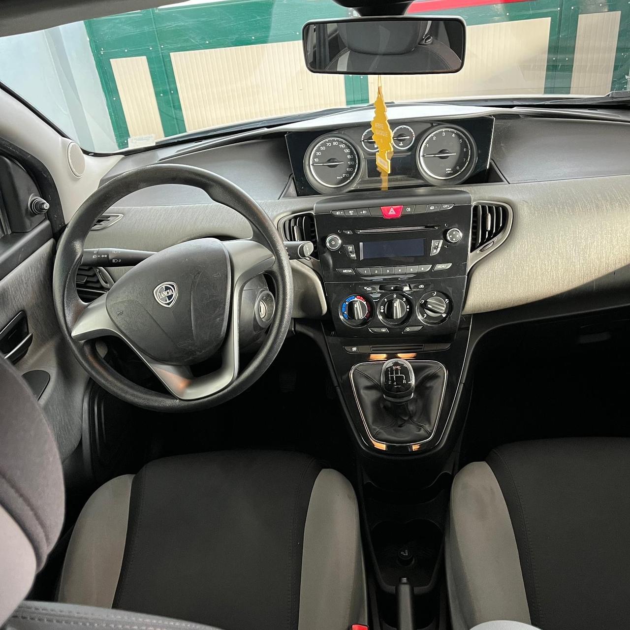 Lancia Ypsilon 1.2 69 CV 5 porte S&S Platinum