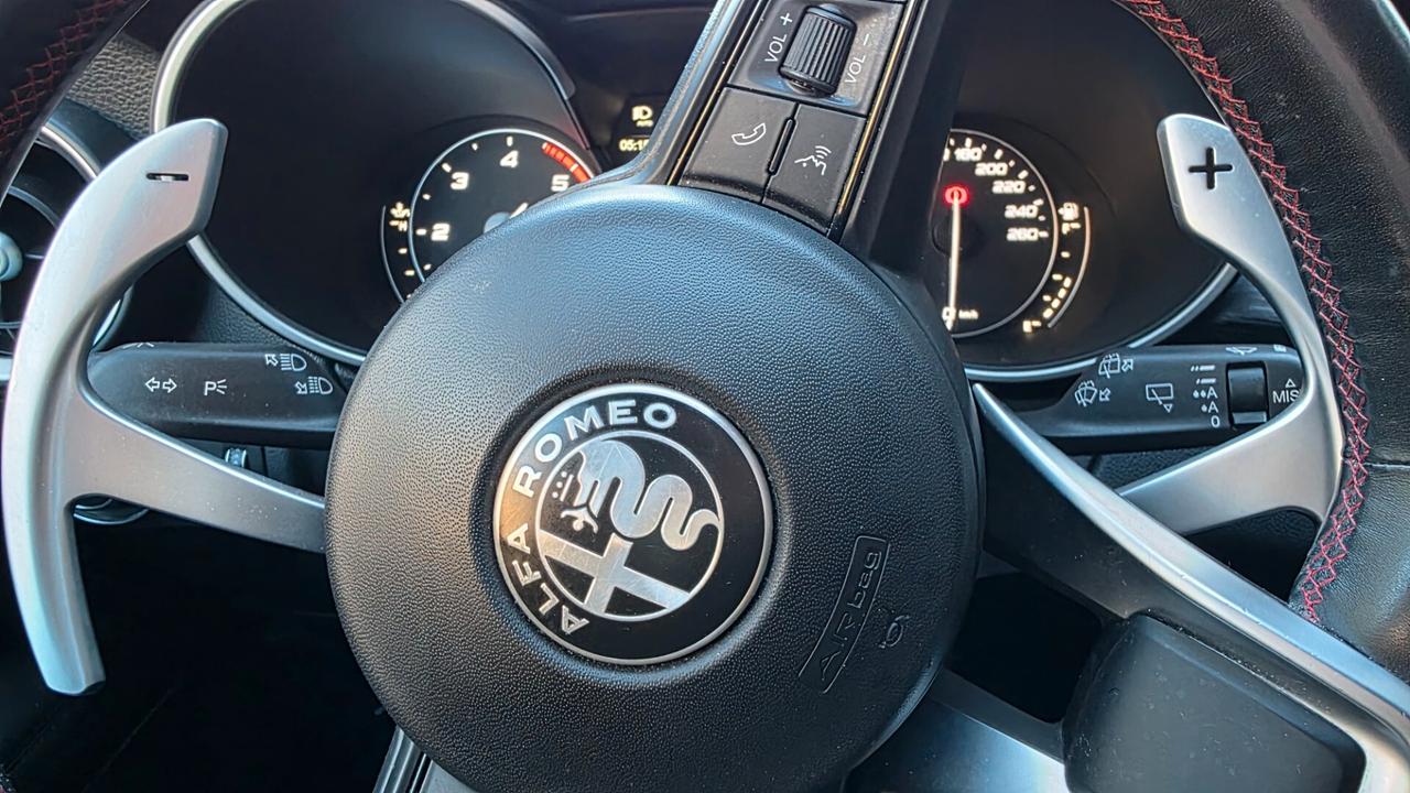 Alfa Romeo Stelvio 2.2 Turbodiesel 160 CV AT8 RWD Rosso Edizione