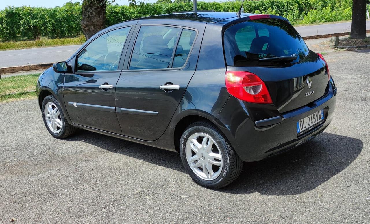 Renault Clio 1.2 16V 5 porte Le Iene