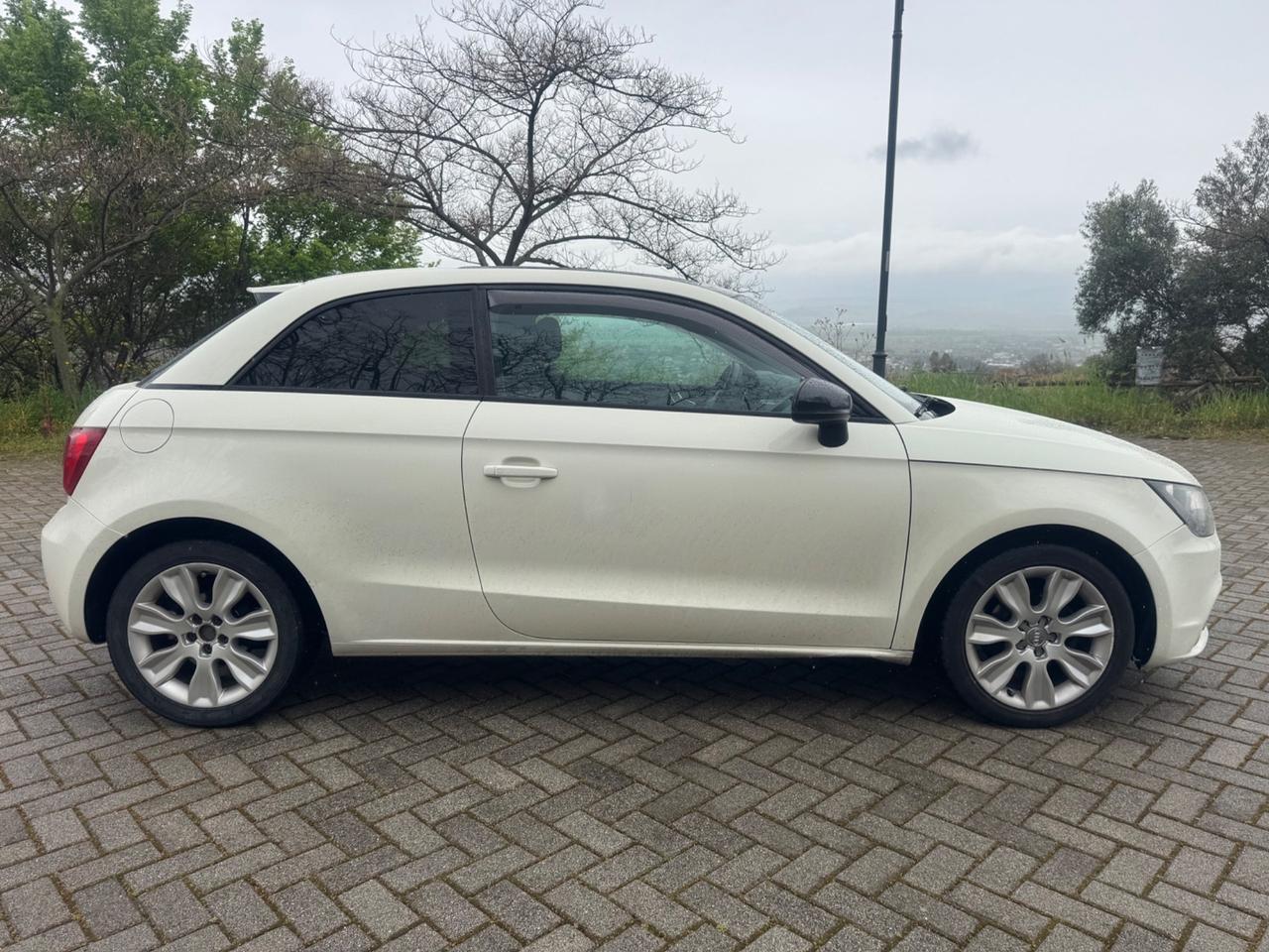 Audi A1 1.6 Diesel 90Cv TETTO 2012