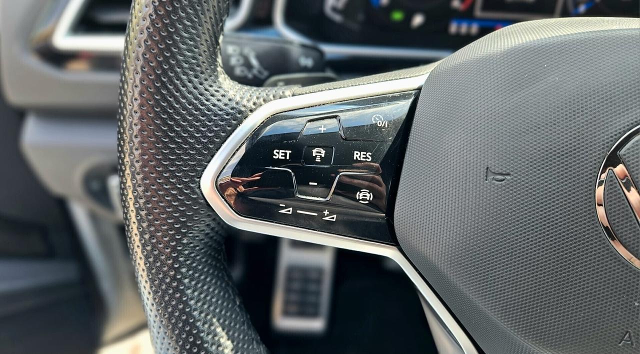 Volkswagen T-Roc 2.0 TDI 150CV DSG R-Line