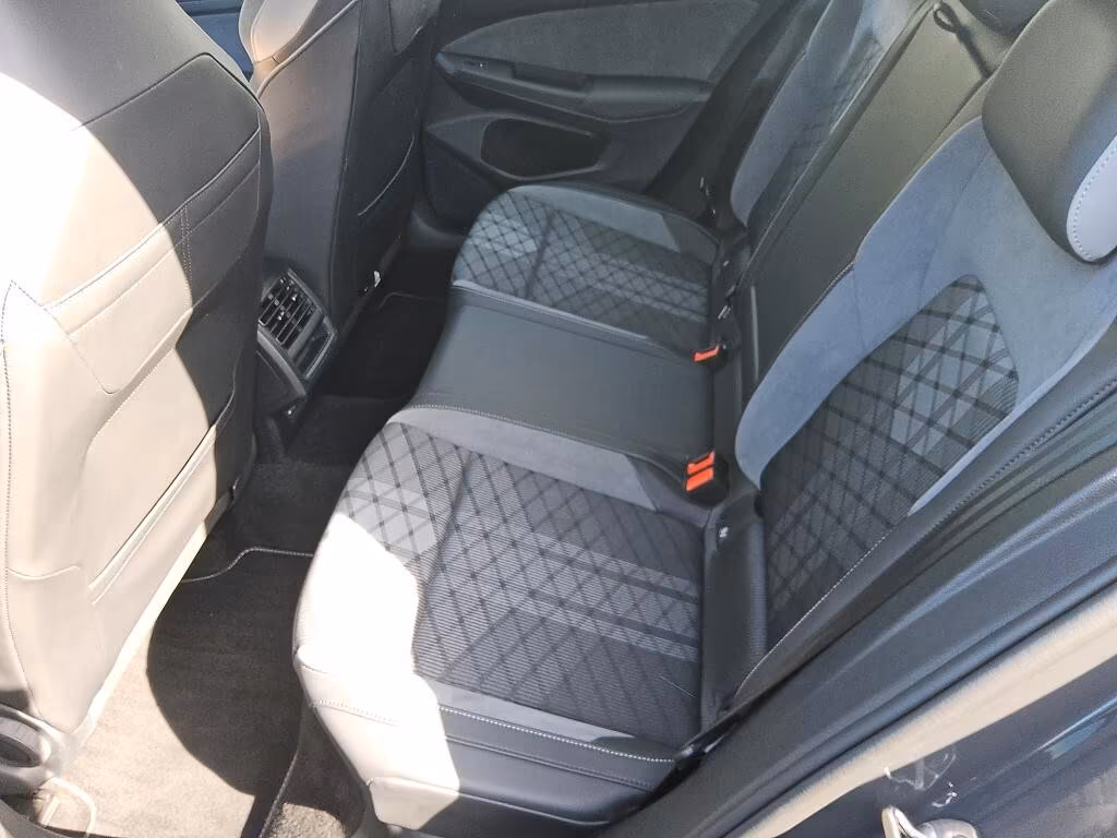 Volkswagen Golf 1.5 eTSI 150 CV ACT DSG R-Line
