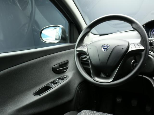 LANCIA Ypsilon 1.0 FireFly 5 porte S&S Hybrid Silver Plus