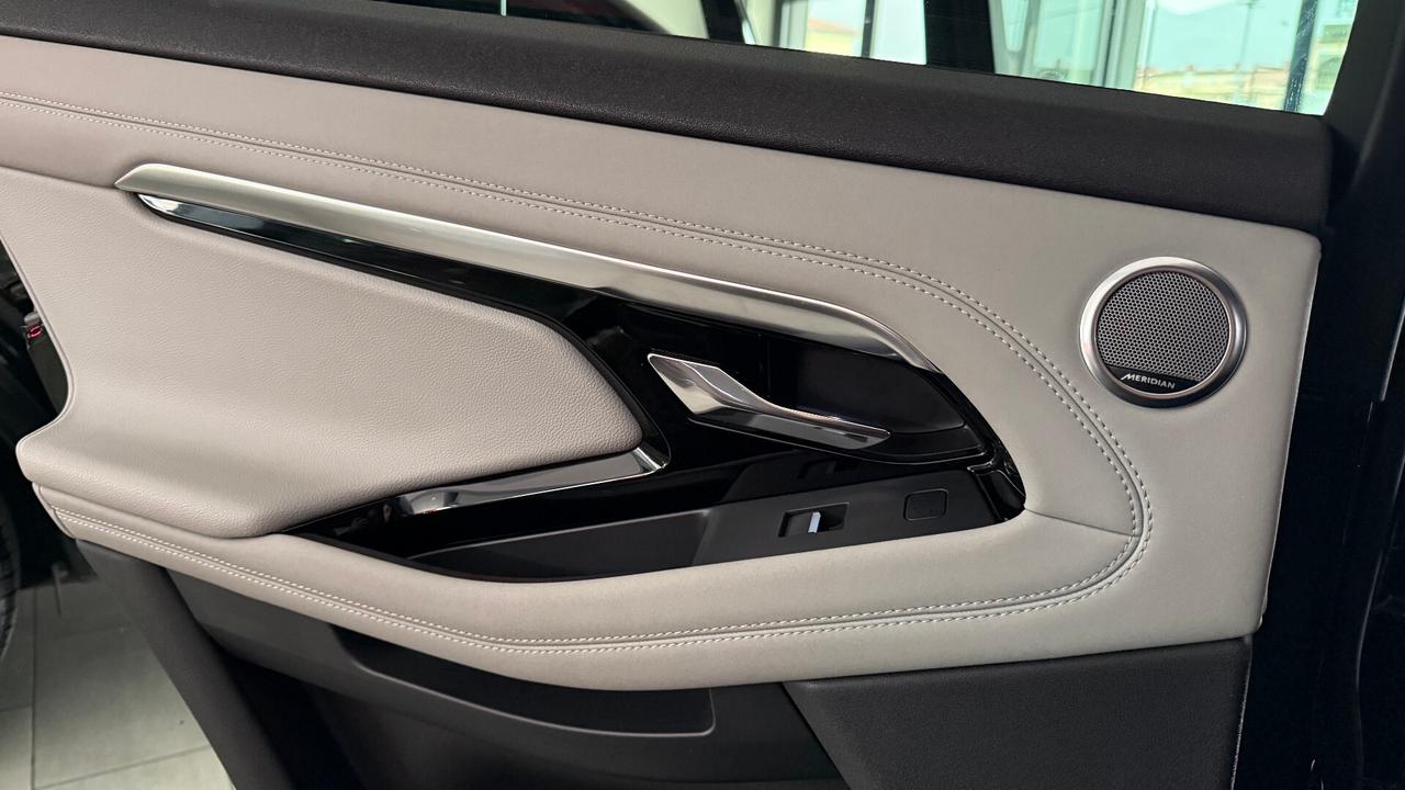 LAND ROVER EVOQUE 300CV TOTAL BLACK