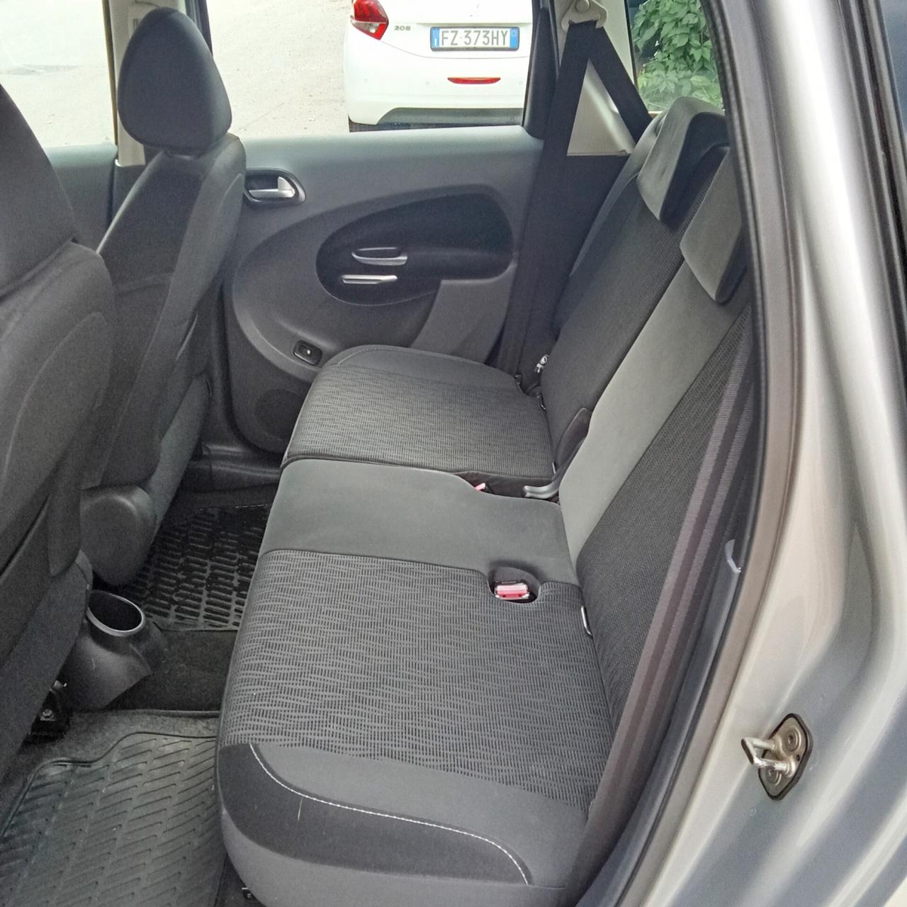 Citroen C3 Picasso 100 Exclusive E6 016