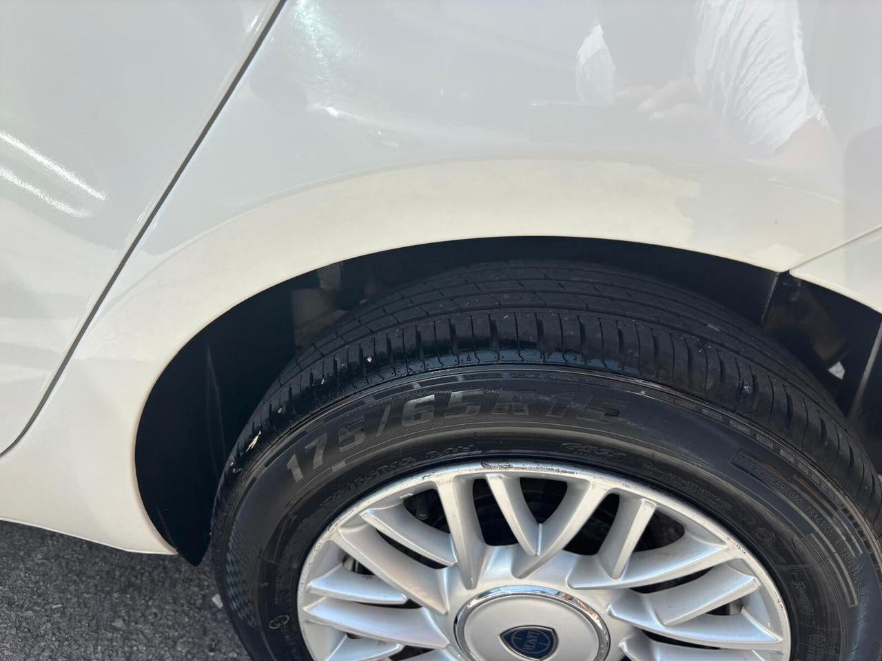 Lancia Ypsilon 0.9 TwinAir 85 CV 5 porte Metano Ecochic Gold