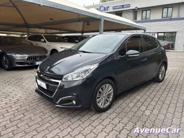 PEUGEOT 208 5p ALLURE ADATTA A NEOPATENTATI UNICO PROPRIETARIO