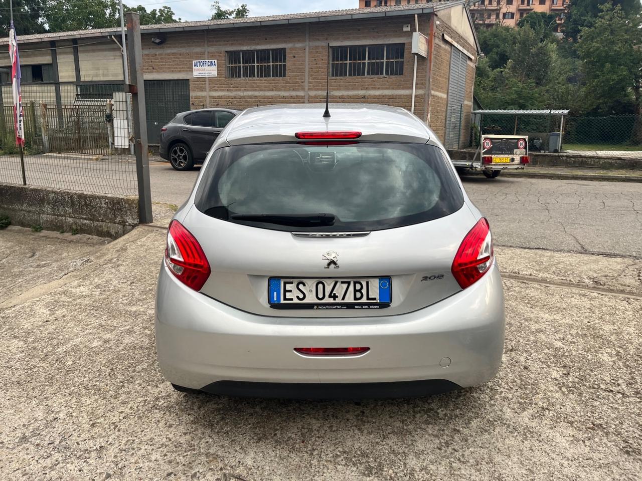 Peugeot 208 1.4 HDi 68 CV 5 porte Business