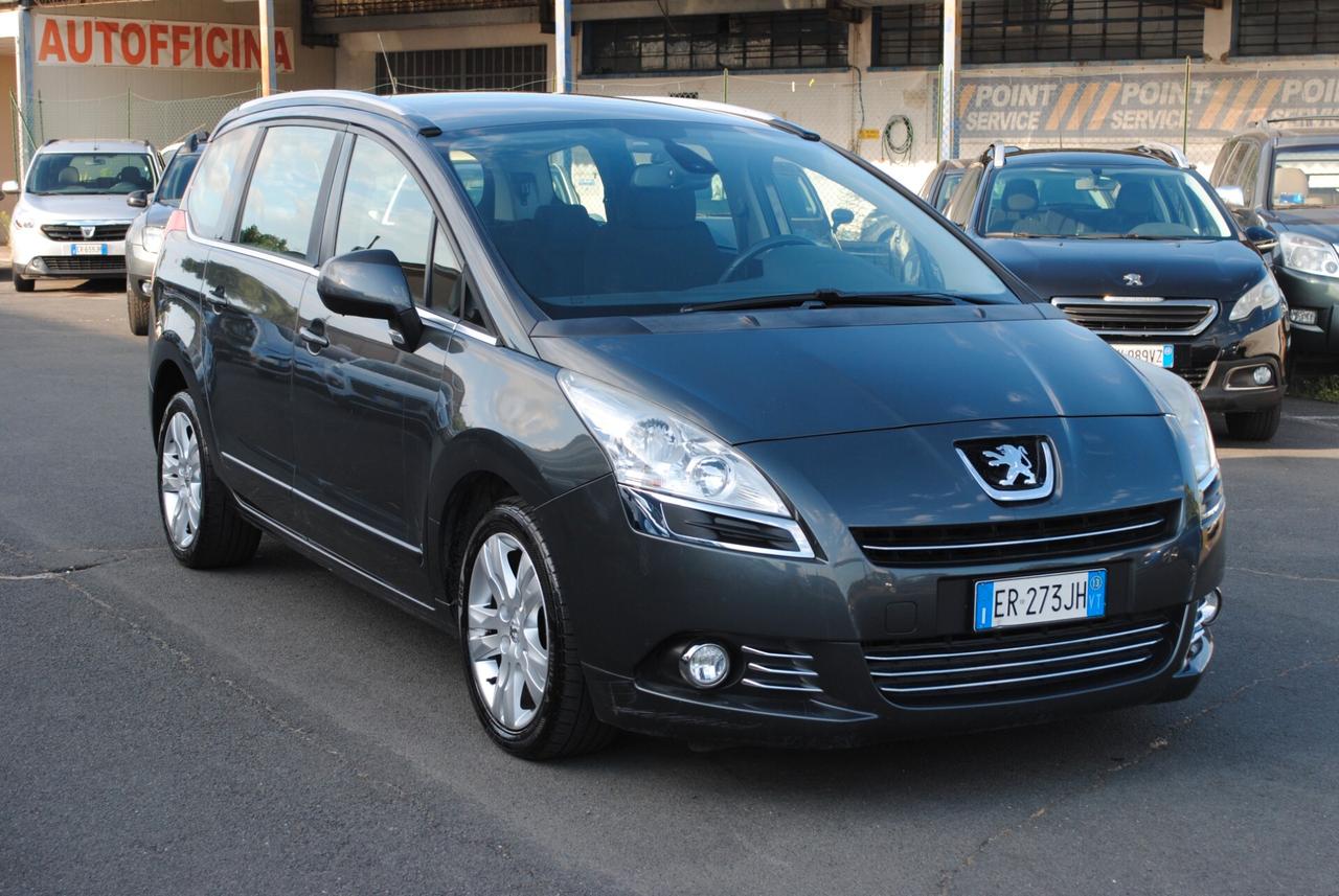 PEUGEOT 5008 1,6 HDI 114 CV