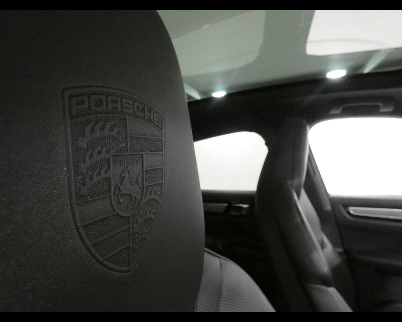 PORSCHE Cayenne Coupé - Cayenne Coupé 3.0 V6 E-Hybrid