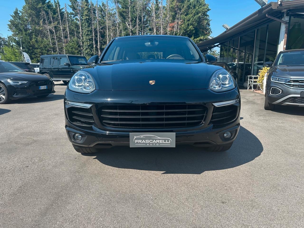 Porsche Cayenne 3.0 Diesel Platinum Edition /KM DOC/BOSE/CARPLAY