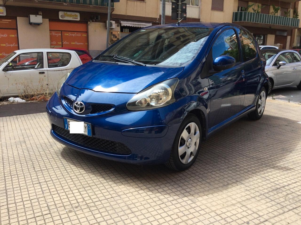Toyota Aygo 1.0 12V VVT-i 5 porte Sol