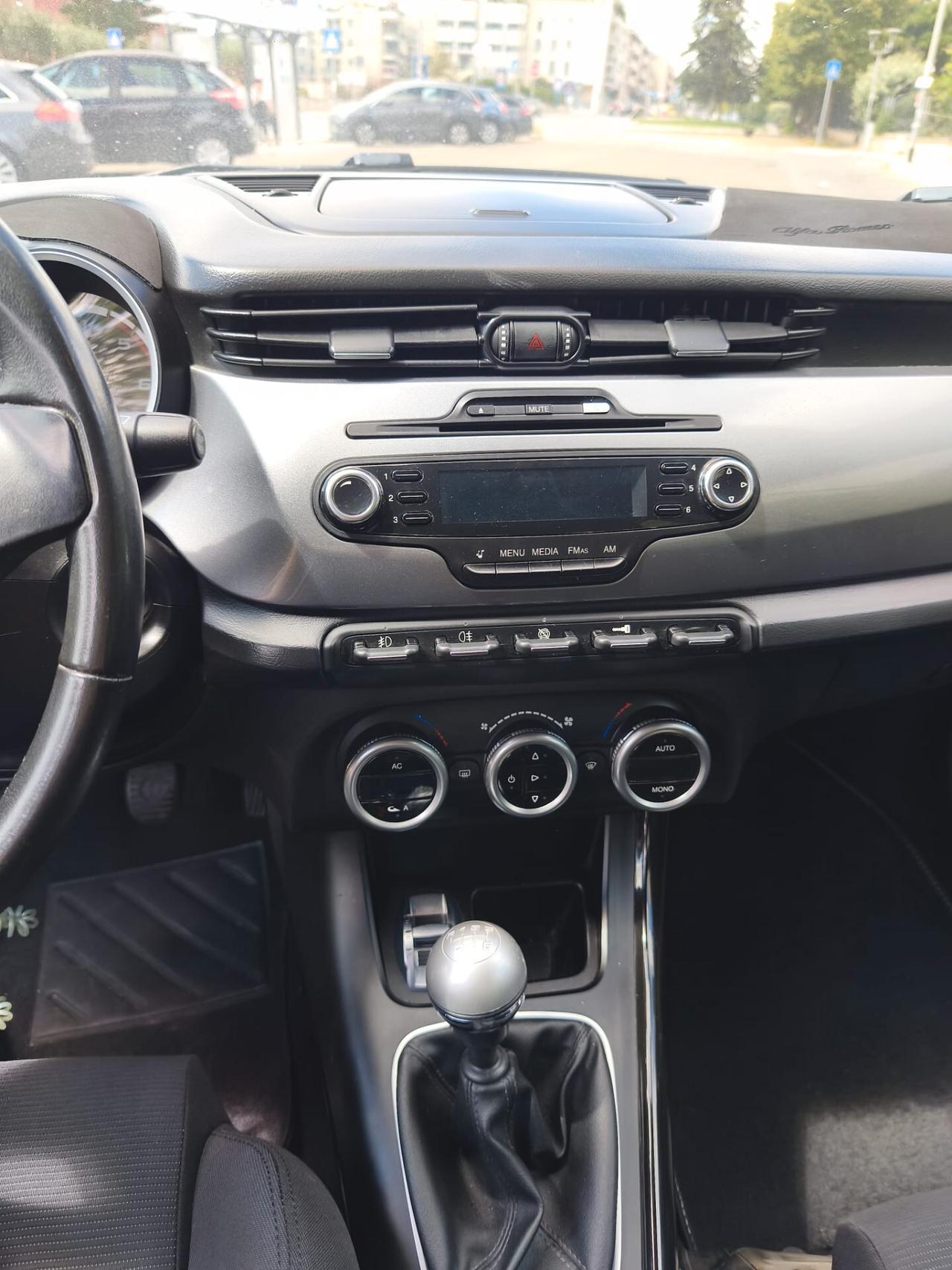 Alfa Romeo Giulietta 1.6 JTDm-2 105 CV Exclusive