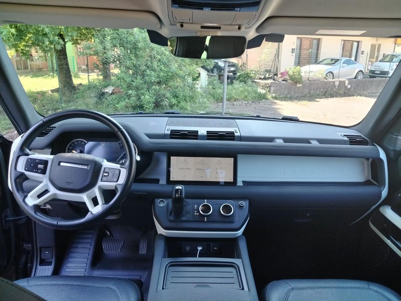 Land Rover Defender X-Dynamic SE D 200 MHEV