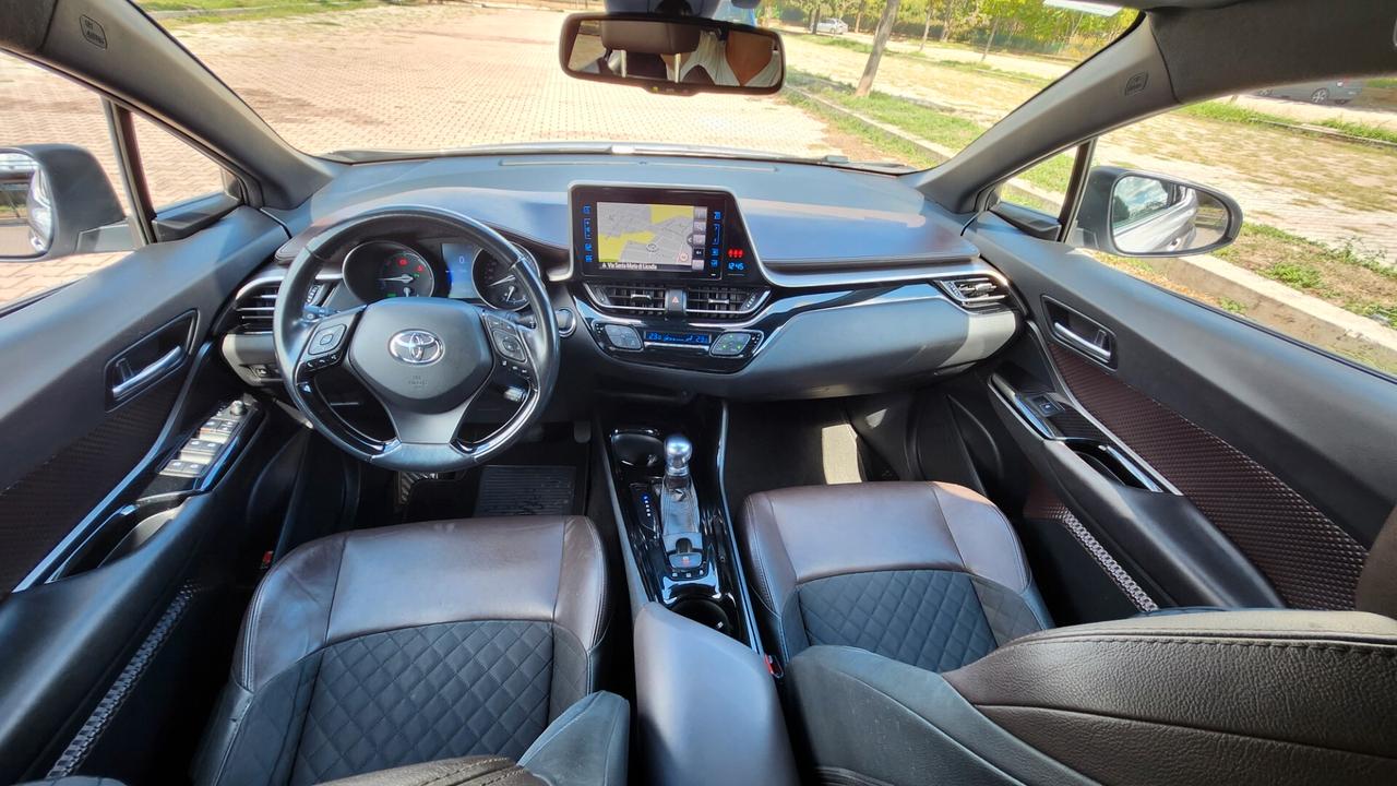 Toyota C-HR 1.8 Hybrid E-CVT Lounge