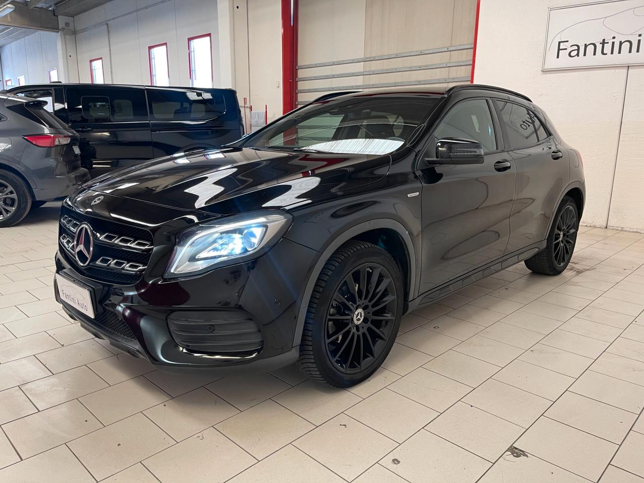 Mercedes-Benz GLA 200 d Night Edition Premium AMG c.auto-Ok Neopatentati-LEGGI SOTTO