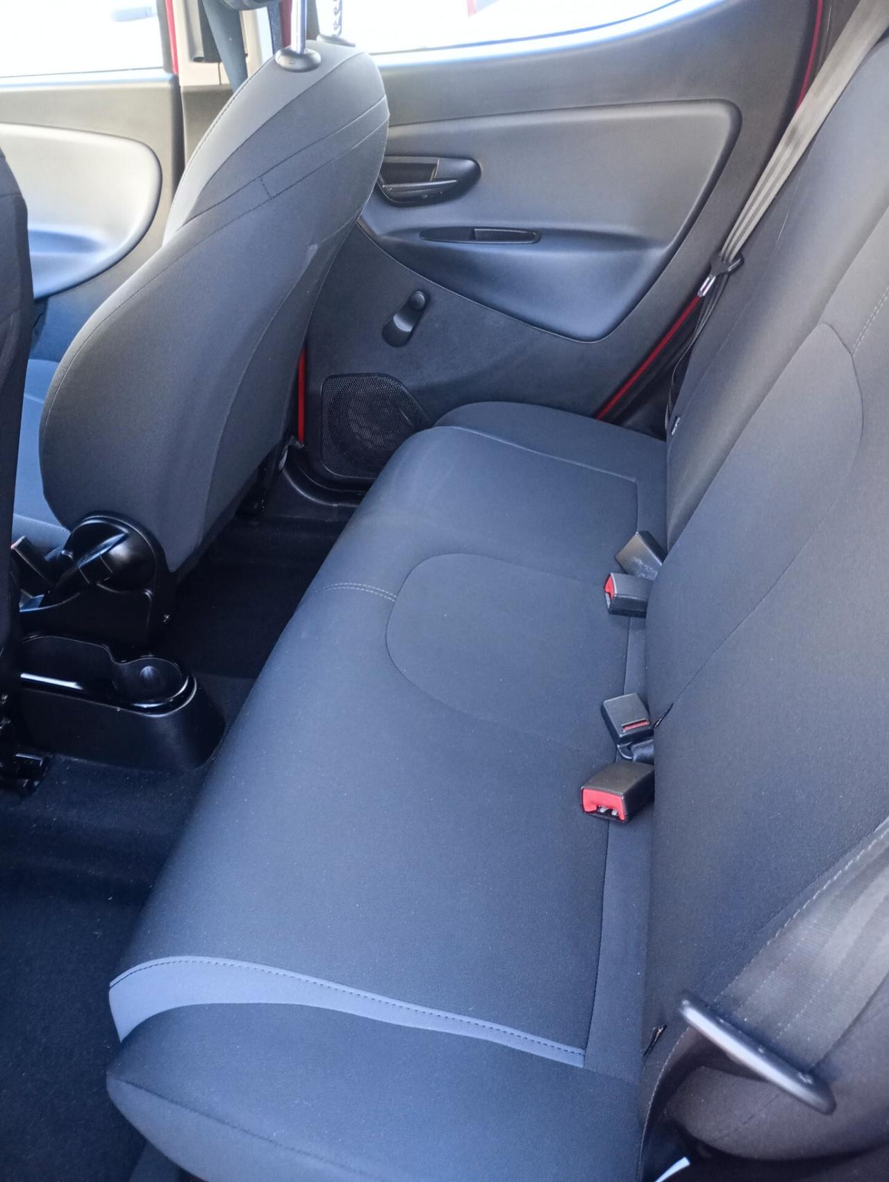 Lancia Ypsilon 1.2 69 CV 5 porte GPL Ecochic Silver