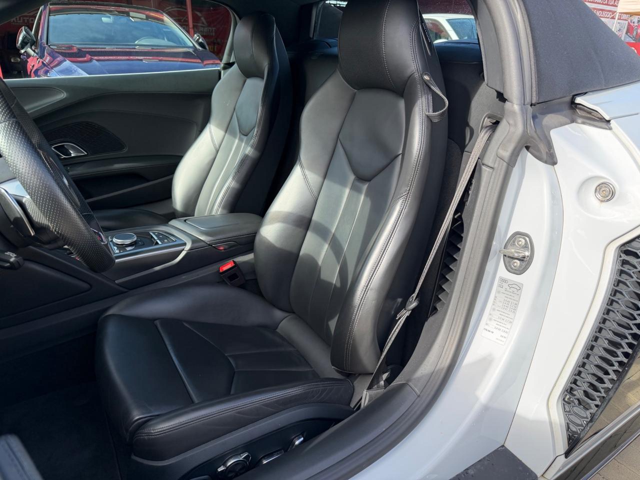 Audi R8 Spyder V10 quattro S tronic performance