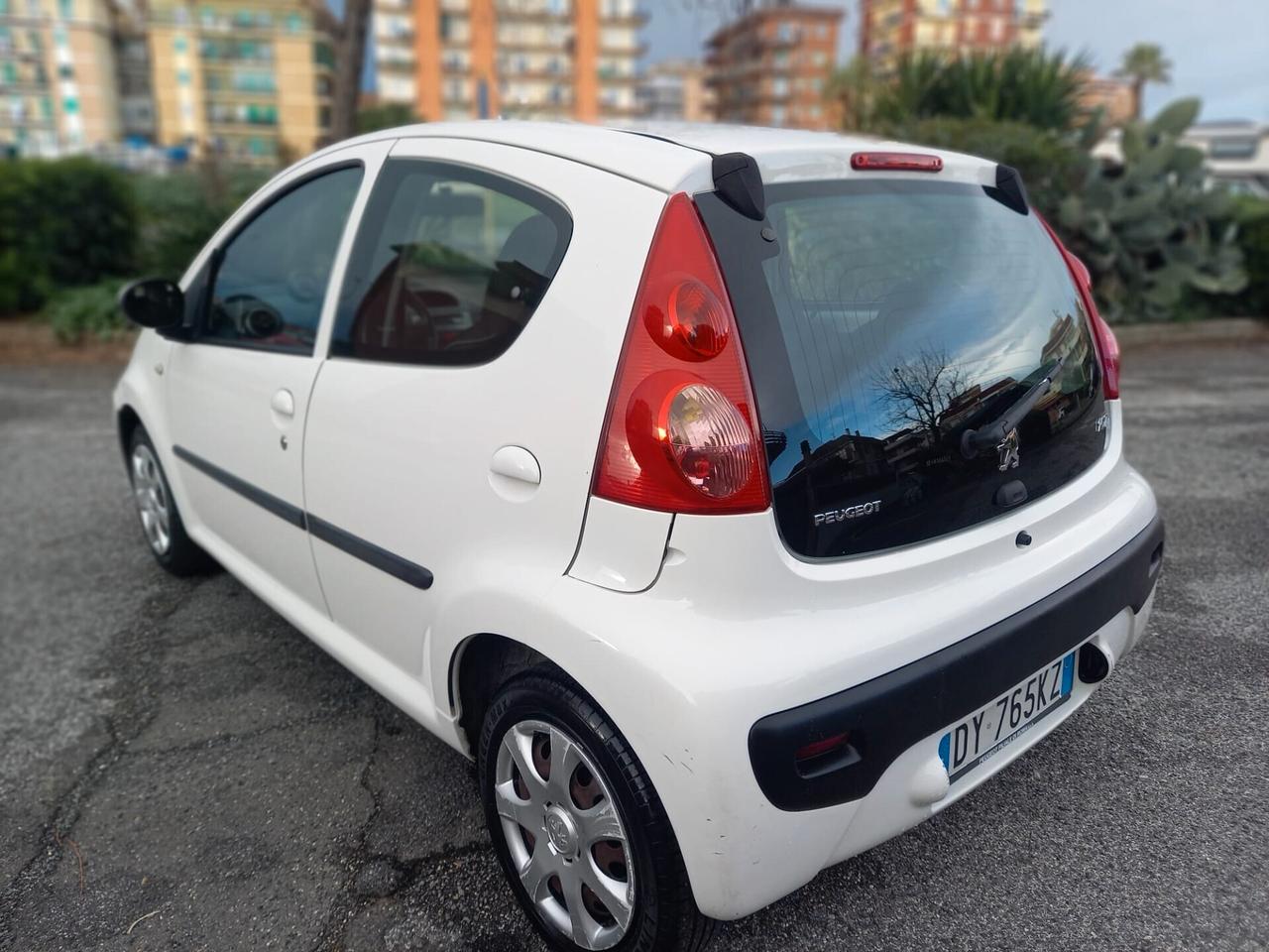 Peugeot 107 1.0 benzina NEOPATENTATI 110.000KM ORIGINALI