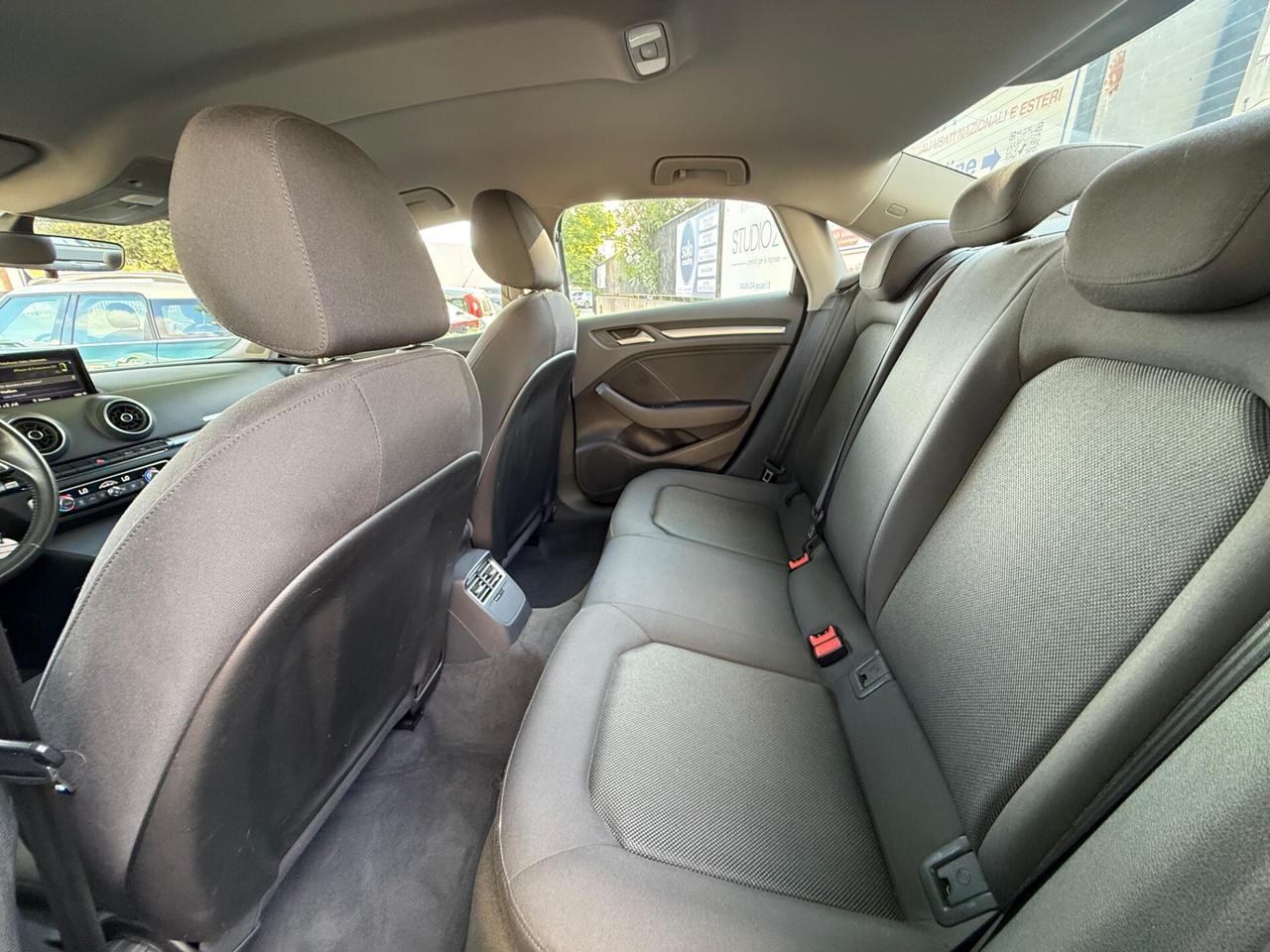 Audi A3 Sedan km. 29000! 30 TDI S Line