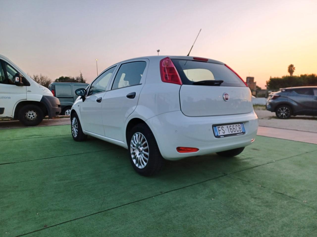 Fiat Punto 1.3 MJT II S&S 95 CV 5 porte Street