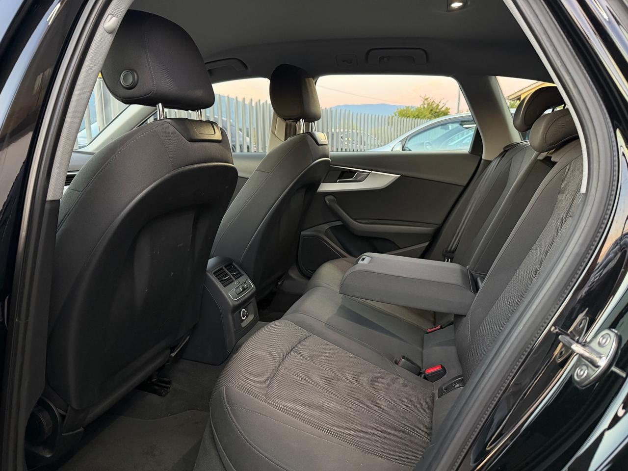 Audi A4 2.0 TDI 150 CV ultra S tronic Sport Automatica